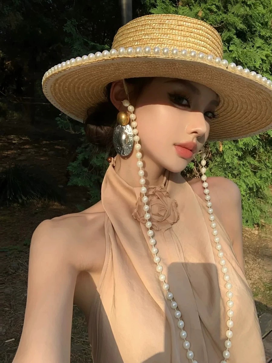 Cowboy Hat Straw - แฟชั่นฤดูร้อนใหม่ Pearl CHAIN หมวกสําหรับชายหาดผู้หญิงกว้าง Brim หมวกบังแดดปานามาแจ๊สคาวบอยหมวกออกแบบหมวก